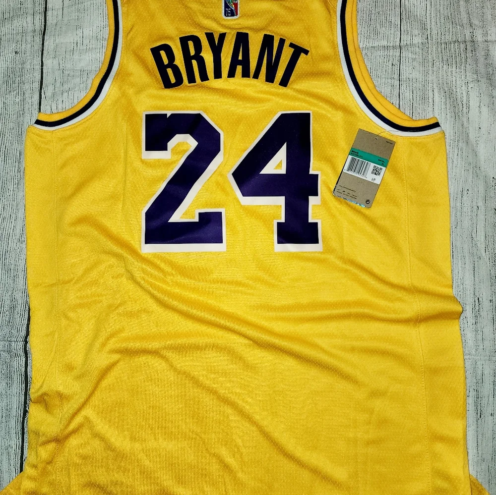 Lakers Kobe Bryant Jersey - Picture 4 of 4